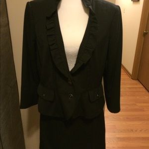 Black house white market suit